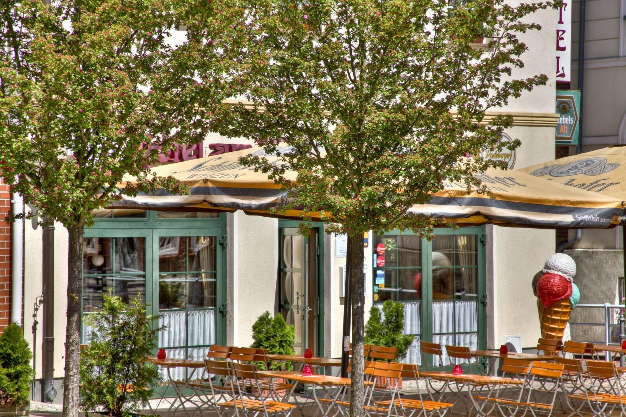 Hotel Am Markt Altentreptow Exteriér fotografie