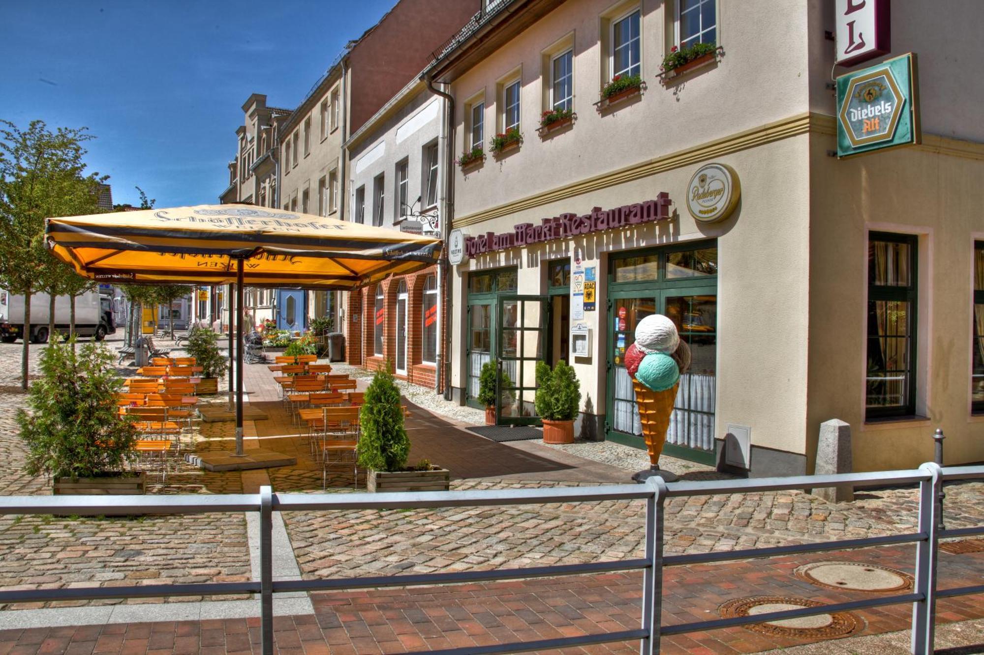 Hotel Am Markt Altentreptow Exteriér fotografie
