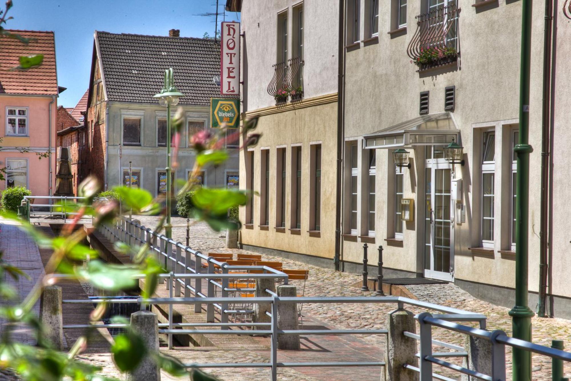 Hotel Am Markt Altentreptow Exteriér fotografie